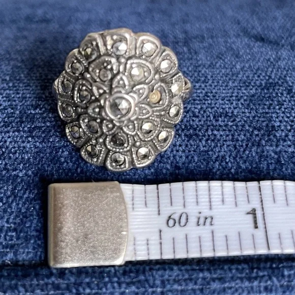 Vintage Rhinestone Ring-size 7 - Picture 3 of 7